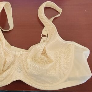 Breezies 48C Underwire Bra